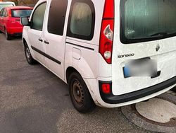 Weiß Gebraucht 2008 Renault Kangoo Van / Kleinbus | 1.800 €