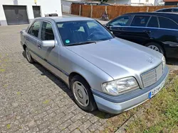Silber Gebraucht 1994 Mercedes C180 Limousine | 2.000 €