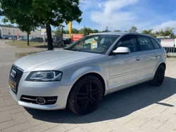 Silber Gebraucht 2011 Audi A3 Sportback Attraction Limousine | 9.590 € (Fairer Preis)