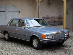 Blau Gebraucht 1976 Mercedes E280 Limousine | 24.900 €