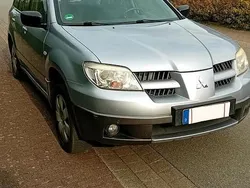 Grau Gebraucht 2005 Mitsubishi Outlander SUV | 3.300 € (Etwas zu teuer)