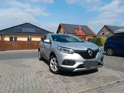 Grau Gebraucht 2020 Renault Kadjar LIMITED SUV | 16.000 € (Guter Preis)