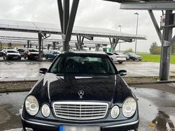 Blau Gebraucht 2003 Mercedes E220 Limousine | 4.500 € (Etwas zu teuer)