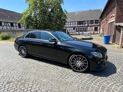 Schwarz Gebraucht 2017 Mercedes E350 AMG line Plus Limousine | 33.900 € (Fairer Preis)