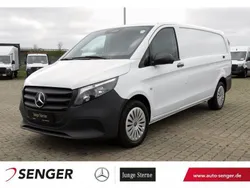 Weiß Gebraucht 2024 Mercedes Vito Van / Kleinbus | 38.021 € (Fairer Preis)