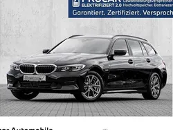 Schwarz Gebraucht 2022 BMW 330e Advantage Kombi | 26.990 € (Fairer Preis)