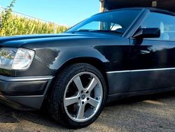 Schwarz Gebraucht 1992 Mercedes 300 Cabrio | 22.500 €