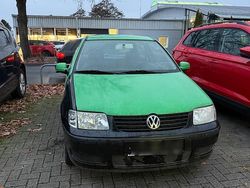 Grün Gebraucht 2000 VW Polo Kleinwagen | 500 € (Superpreis)