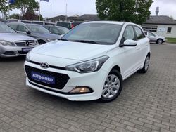 Weiß Gebraucht 2018 Hyundai i20 Classic Limousine | 8.990 € (Guter Preis)
