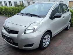 Gold Gebraucht 2009 Toyota Yaris Cool Kleinwagen | 5.999 € (Etwas zu teuer)