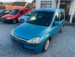 Grün Gebraucht 2003 Opel Combo Van / Kleinbus | 3.333 €