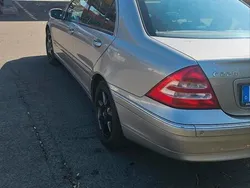Mercedes 220