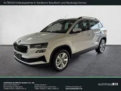 Moonweiß perleffekt Gebraucht 2024 Skoda Karoq Selection SUV | 32.950 € (Fairer Preis)