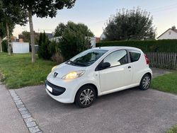 Weiß Gebraucht 2008 Peugeot 107 Kleinwagen | 2.500 € (Etwas zu teuer)