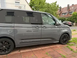 Grau Gebraucht 2024 VW T7 Edition Van | 57.999 € (Fairer Preis)