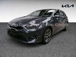 Grau Gebraucht 2024 Kia Ceed Spirit Limousine | 23.590 € (Superpreis)