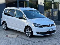 Weiß Gebraucht 2012 VW Touran Match Van / Kleinbus | 9.999 € (Fairer Preis)