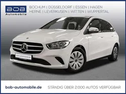 Weiß Gebraucht 2022 Mercedes B180 Van / Kleinbus | 25.222 € (Superpreis)