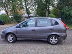 Grau Gebraucht 2005 Nissan Almera Tino Van / Kleinbus | 3.700 € (Fairer Preis)