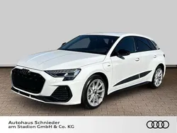 Arkonaweiß Gebraucht 2025 Audi A3 Sportback e-tron S-Line Limousine | 47.900 €