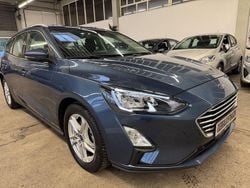 Blau Gebraucht 2021 Ford Focus Cool & Connect Limousine | 17.450 € (Guter Preis)