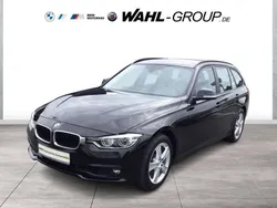 Schwarz Gebraucht 2018 BMW 320 Advantage Kombi | 19.890 € (Fairer Preis)