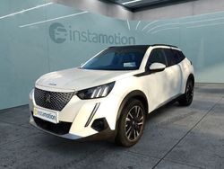 Weiß Gebraucht 2021 Peugeot e-2008 GT SUV | 22.240 € (Teuer)
