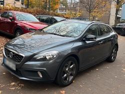 Grau Gebraucht 2013 Volvo V40 CC Kombi | 7.999 €