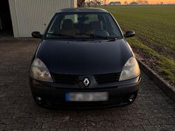 Schwarz Gebraucht 2004 Renault Clio II Kleinwagen | 499 € (Guter Preis)