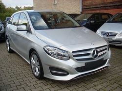 Silber Gebraucht 2015 Mercedes B200 Urban Van / Kleinbus | 15.990 € (Guter Preis)
