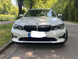 Weiß Gebraucht 2022 BMW 320 Advantage Kombi | 27.250 € (Superpreis)