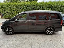Grau Gebraucht 2020 Mercedes V300 AMG Van / Kleinbus | 53.980 €