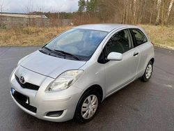 Silber Gebraucht 2007 Toyota Yaris Kleinwagen | 3.200 € (Fairer Preis)