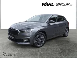 Graphitegrau met. Gebraucht 2023 Skoda Fabia Ambition Limousine | 22.590 € (Fairer Preis)