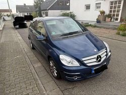 Blau Gebraucht 2008 Mercedes E200 Kombi | 3.900 € (Superpreis)