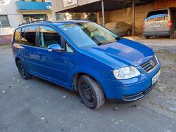 Blau Gebraucht 2005 VW Touran Van / Kleinbus | 2.500 € (Fairer Preis)