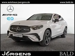 Schwarz metalliclack obsidians Gebraucht 2024 Mercedes GLC200 AMG SUV | 63.880 €