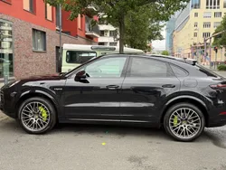 Schwarz Gebraucht 2022 Porsche Cayenne SUV | 82.900 € (Fairer Preis)