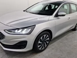 Polarsilber Gebraucht 2023 Ford Focus Titanium Kombi | 19.990 € (Guter Preis)