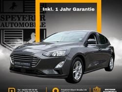 Grau Gebraucht 2021 Ford Focus Cool & Connect Limousine | 14.950 € (Guter Preis)