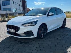 Weiß Gebraucht 2021 Ford Focus ST Kombi | 19.500 €