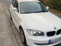 Weiß Gebraucht 2010 BMW 116 Kleinwagen | 2.490 € (Fairer Preis)