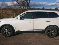 Weiß Gebraucht 2016 Mitsubishi Outlander Top SUV | 12.500 € (Guter Preis)