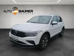 Oryxweiß perlmutteffekt Gebraucht 2024 VW Tiguan Move SUV | 33.990 € (Guter Preis)