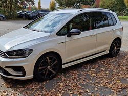 Grau Gebraucht 2016 VW Golf Sportsvan R-line Van / Kleinbus | 14.600 €