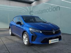 Blau Gebraucht 2024 Renault Clio V Evolution Limousine | 18.494 € (Etwas zu teuer)