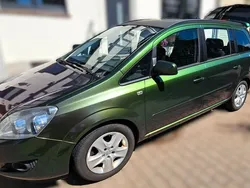 Andere außenfarben Gebraucht 2015 Opel Zafira Family Van / Kleinbus | 7.999 € (Teuer)