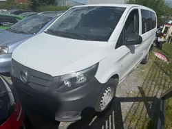 Weiß Gebraucht 2018 Mercedes Vito Van / Kleinbus | 10.300 €