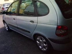 Silber Gebraucht 2002 Renault Mégane II Van / Kleinbus | 2.200 €