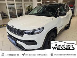 Weiß Gebraucht 2023 Jeep Compass SUV | 26.950 € (Guter Preis)